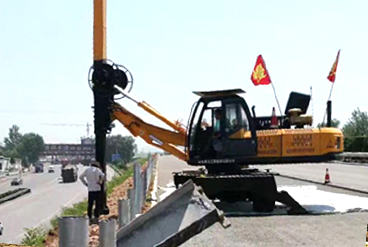 輪式旋挖鉆機(jī)助力國家公路建設(shè)